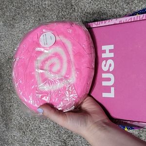 Lush- The Big Snow Fairy Bubble Bar